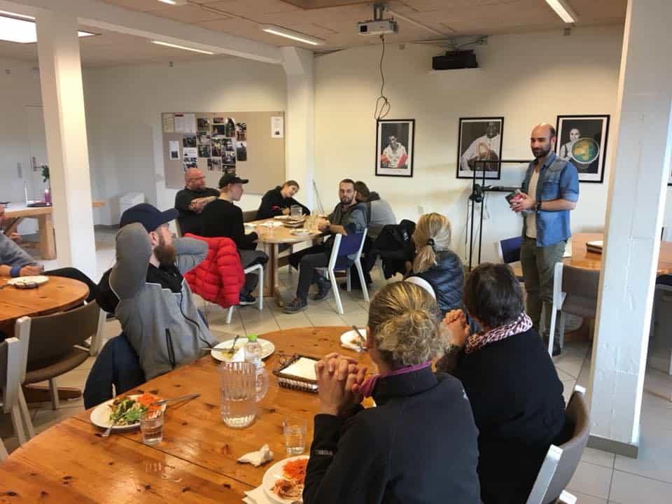 Frokost sammen med eleverne er en vigtig del af dagligdagen